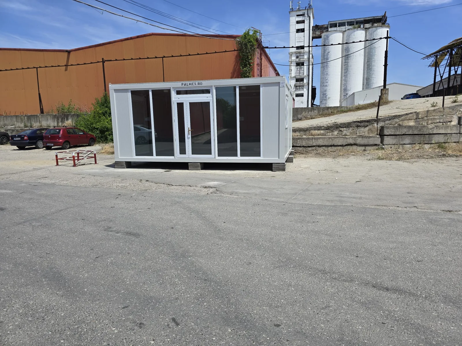 Container modular 6000x4800x2700 cu vitrina, ideal birou / magazin