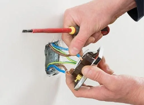 Servicii Electrice Casnice în Sector 4, București
