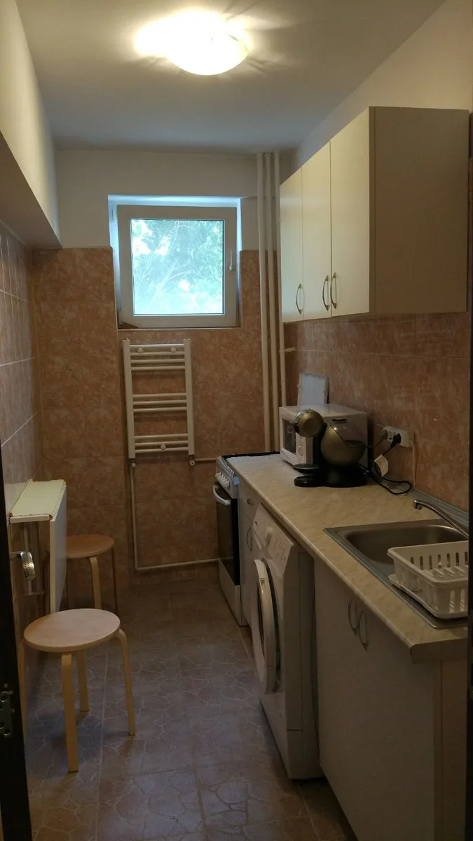 De închiriat garsoniera decomantată 36 mp Dristor 1 metrou